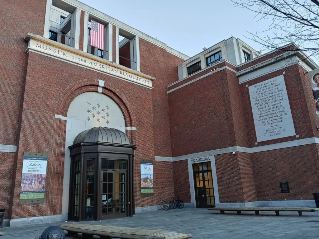 The brick entrance of the Museum of the American Revolution with its arched doorway